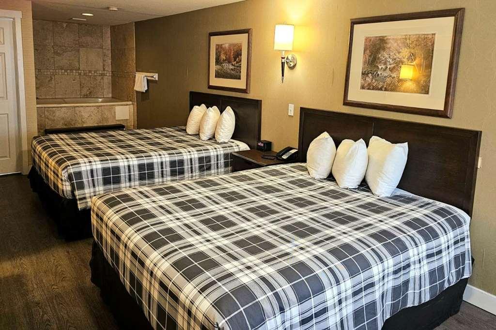 Rodeway Inn & Suites Kamloops Zimmer foto